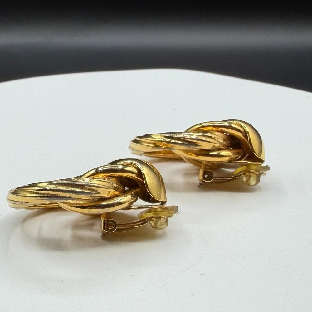 Gold Tone Chunky Interlocking Door Knocker Clip On Earrings Statement Jewelry